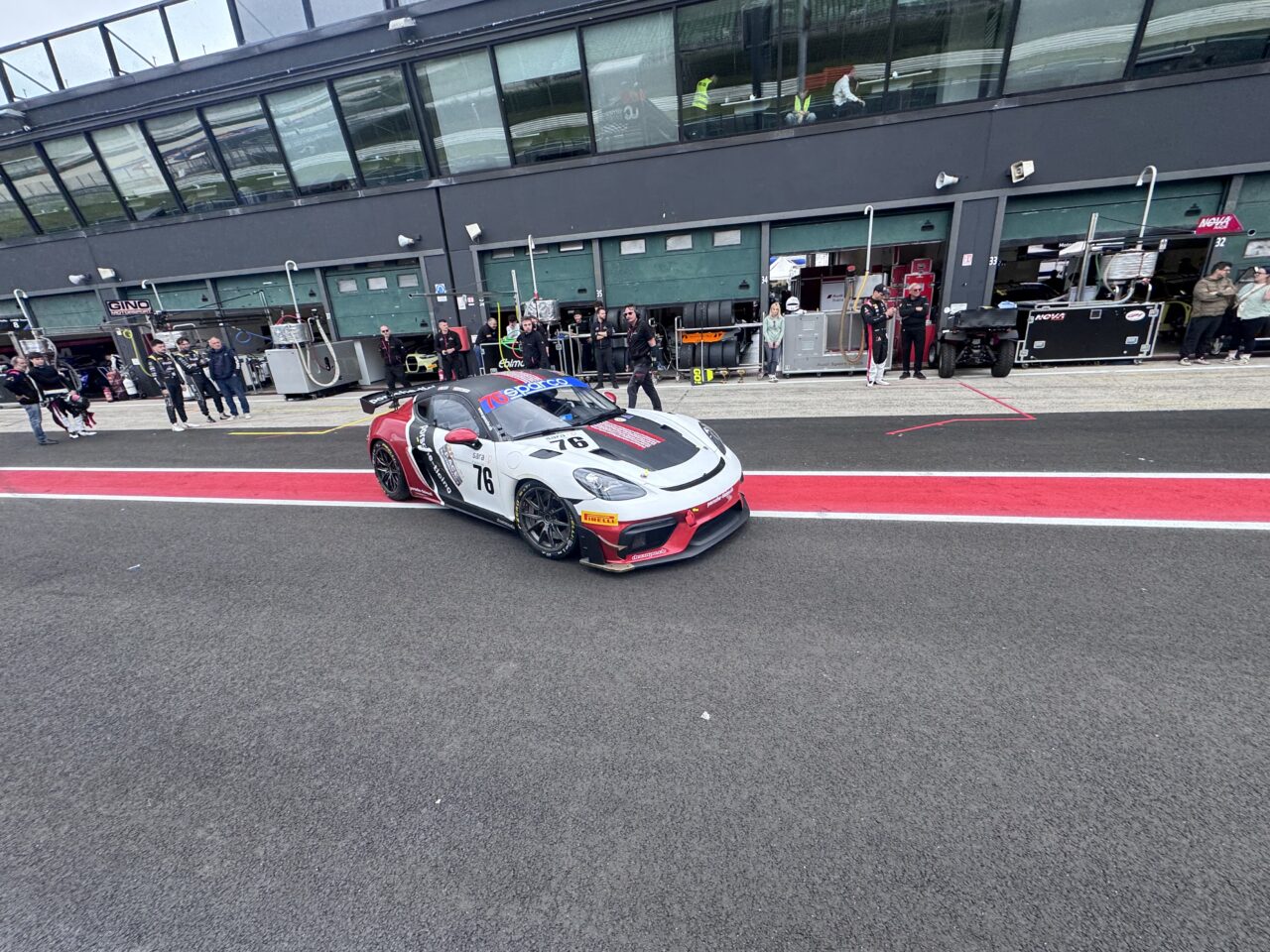 Riccardo Pera pilota Ebimotors GT4 European Series 2026