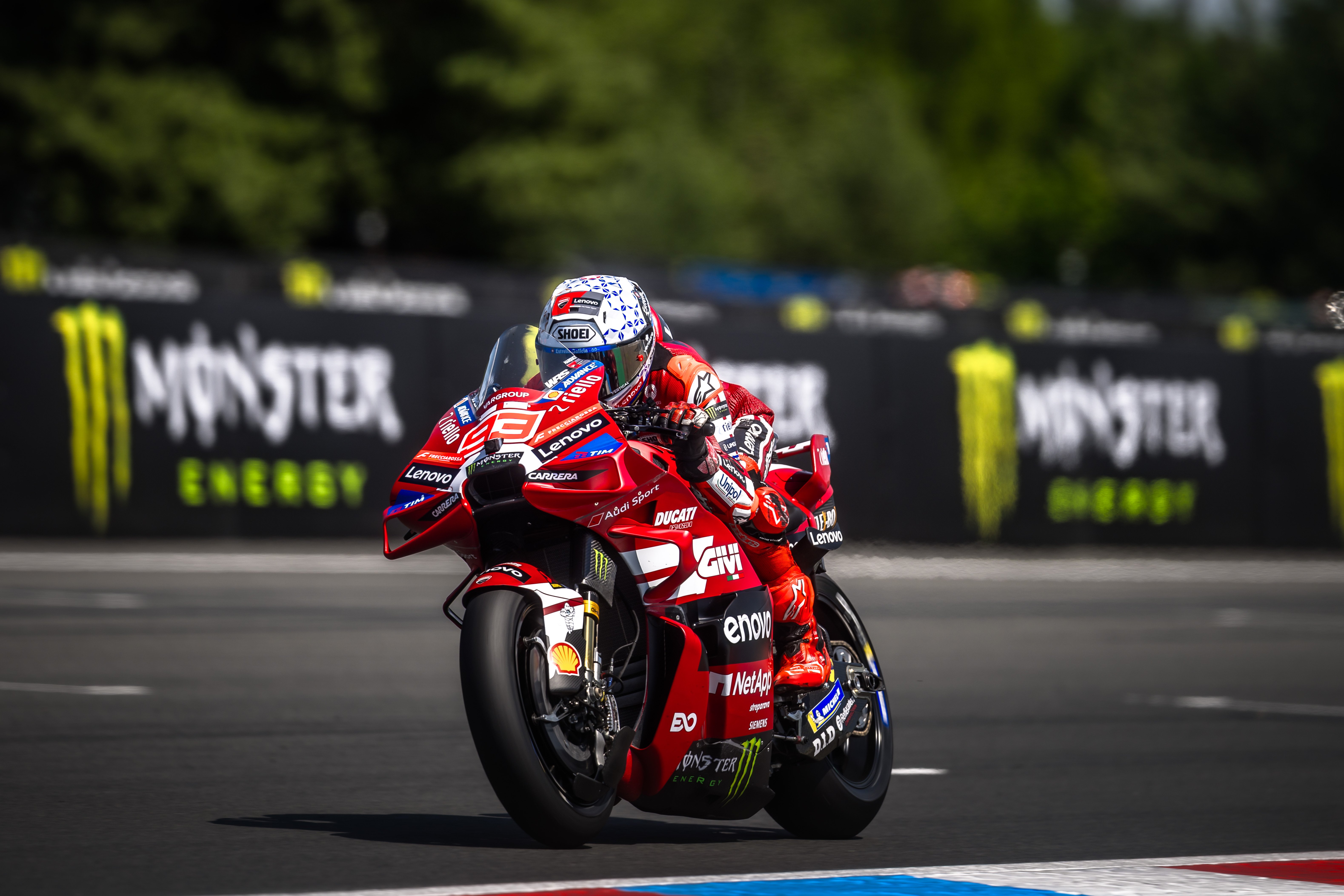 Marc Marquez in azione con la Ducati Desmosedici GP26 al GP Repubblica Ceca MotoGP 2026 Brno