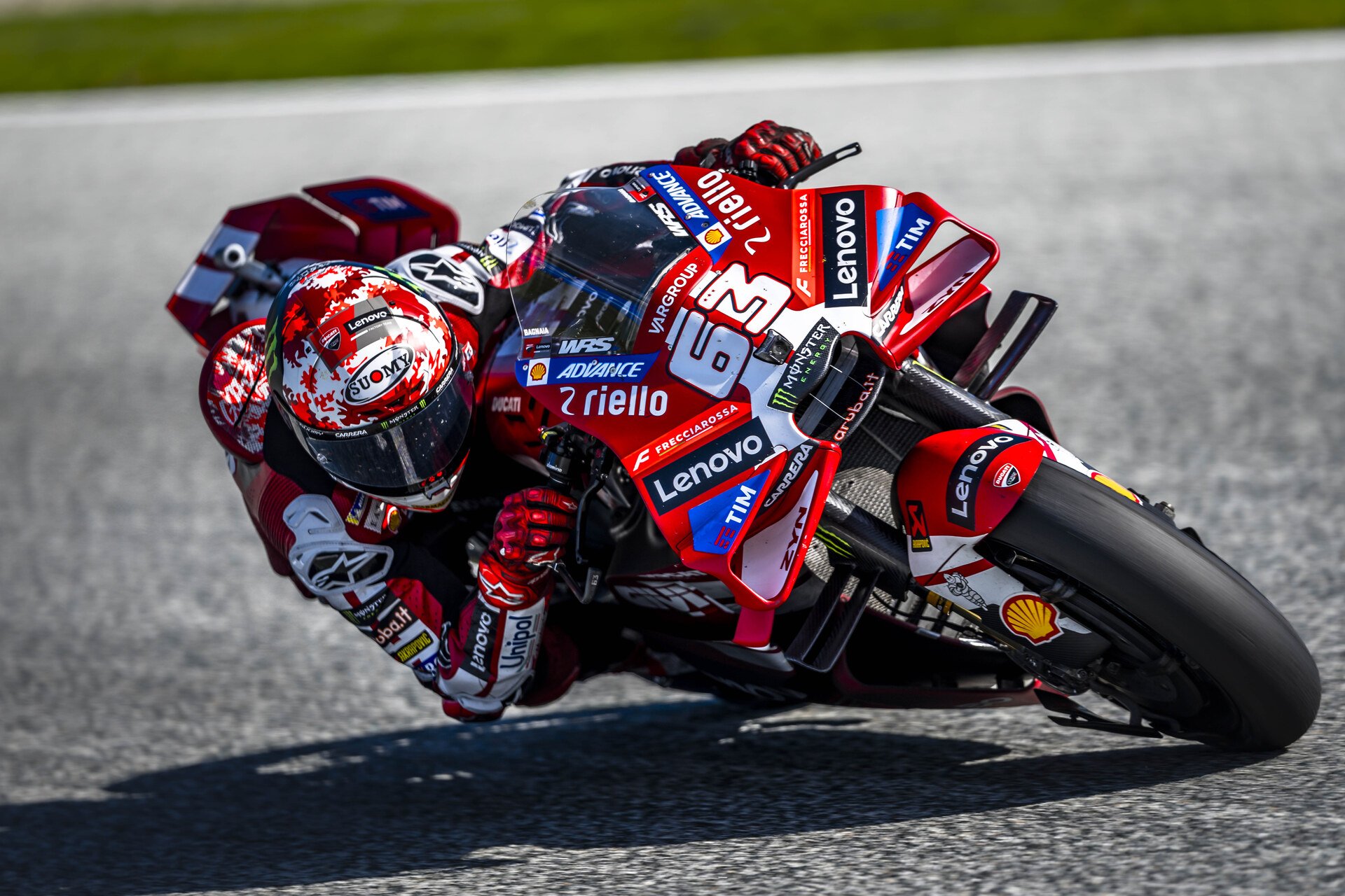Francesco Bagnaia in piega sulla Ducati Lenovo nel GP d'Austria 2026 di MotoGP