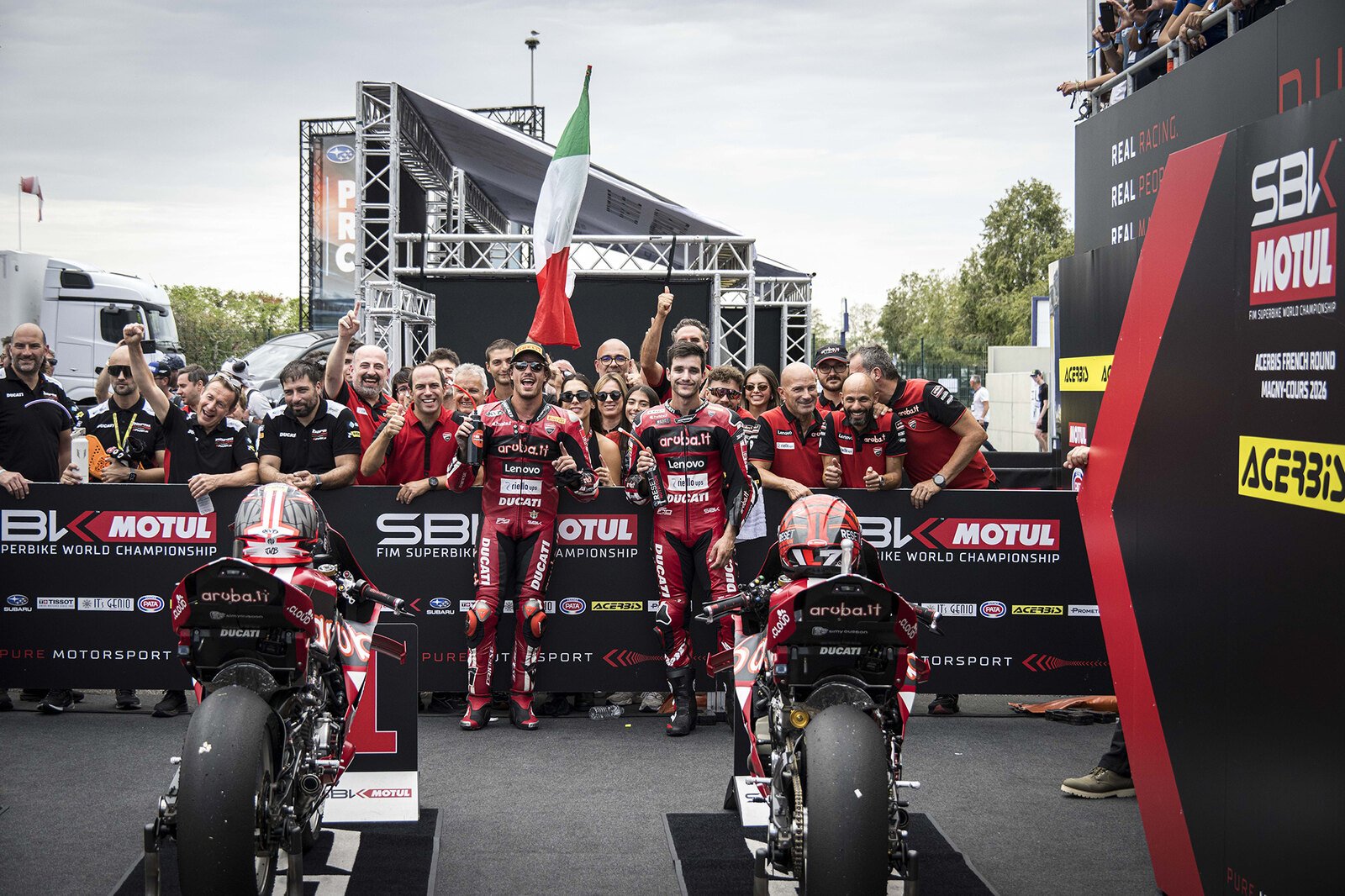 Aruba.it Racing Ducati 2026 podio Magny-Cours Bulega Lecuona